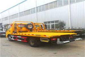 华坪附近拖车救援搭电